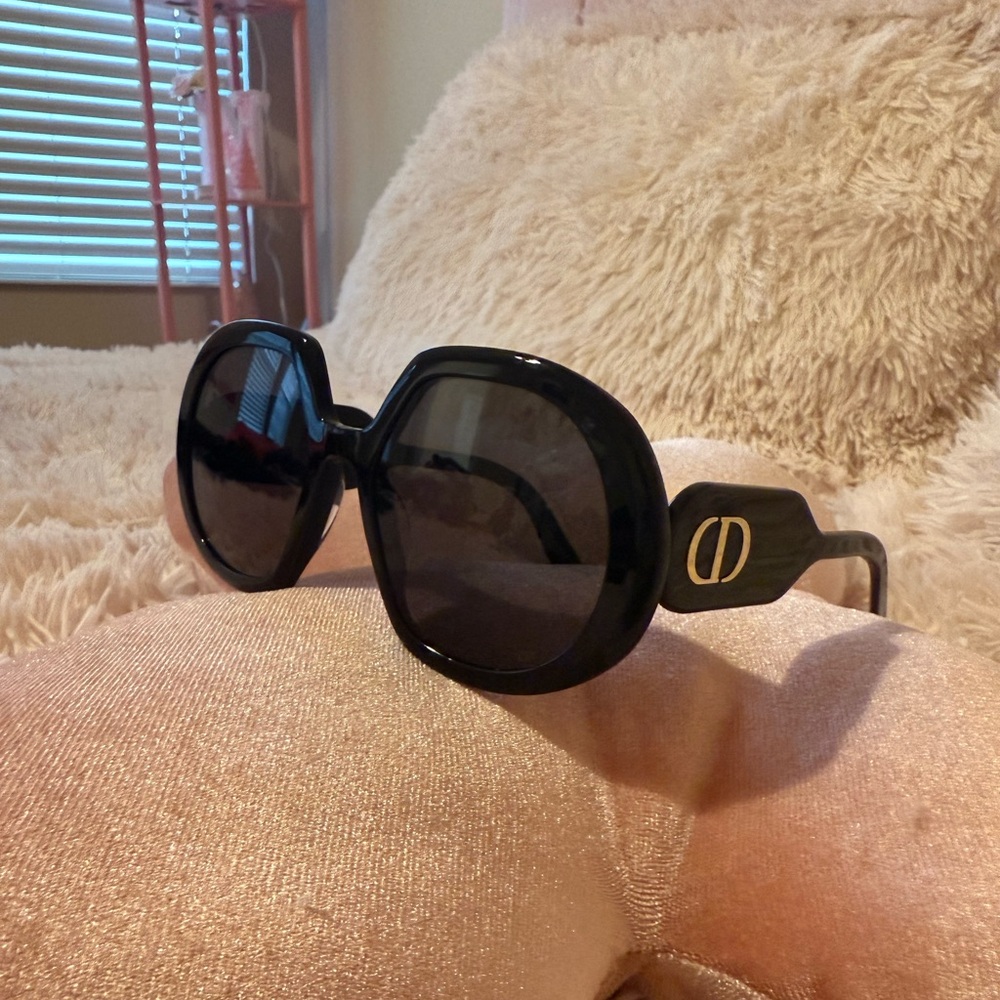 🔴SOLD🔴Christian Dior Sunglasses.
